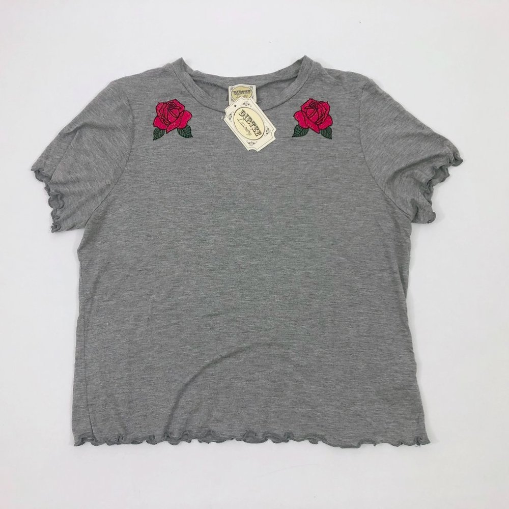 NWT Dirtee Laundry Grey Cropped Tee 2 Roses Appliques Wms Size XL